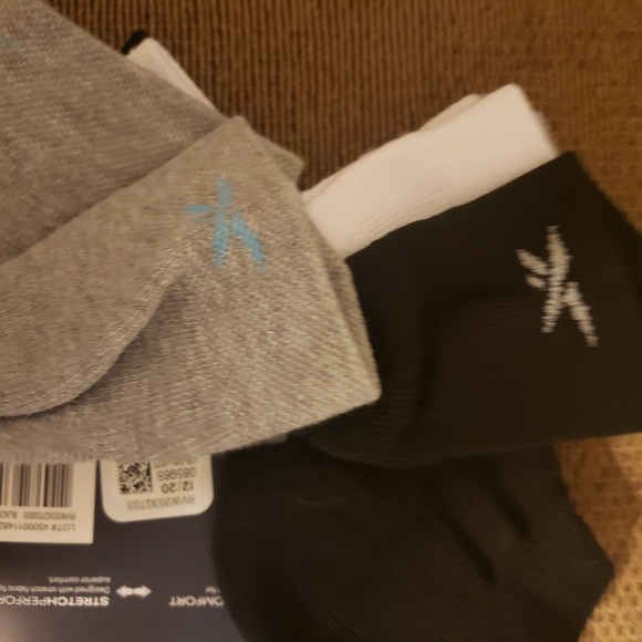 Reebok Ladies Quarter Cut Socks - 6 Pair - Picture 3 of 6